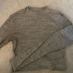 grey crop top